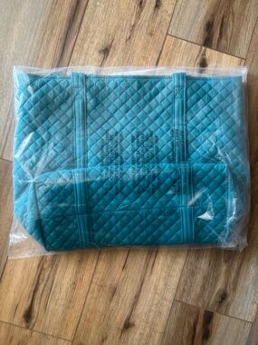 Vera Bradley large Teal Quilted Tote Bag
